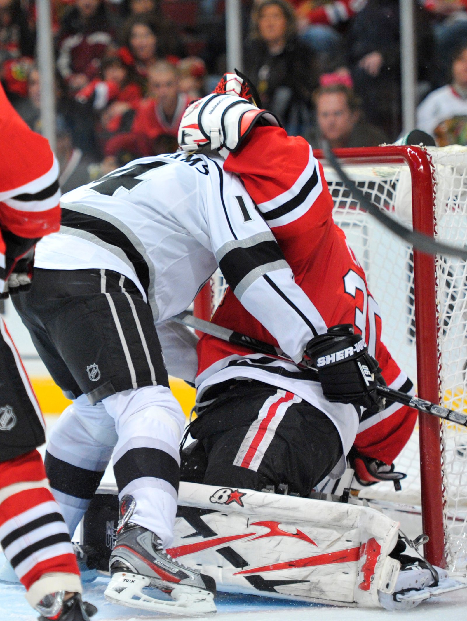 Blackhawks 3, Kings 2