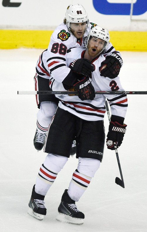 Like Dolphins Can Swim: Blackhawks 4, Kings 3