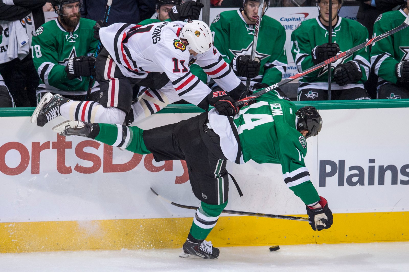 Weather Changes Moods: Stars 4, Blackhawks 0