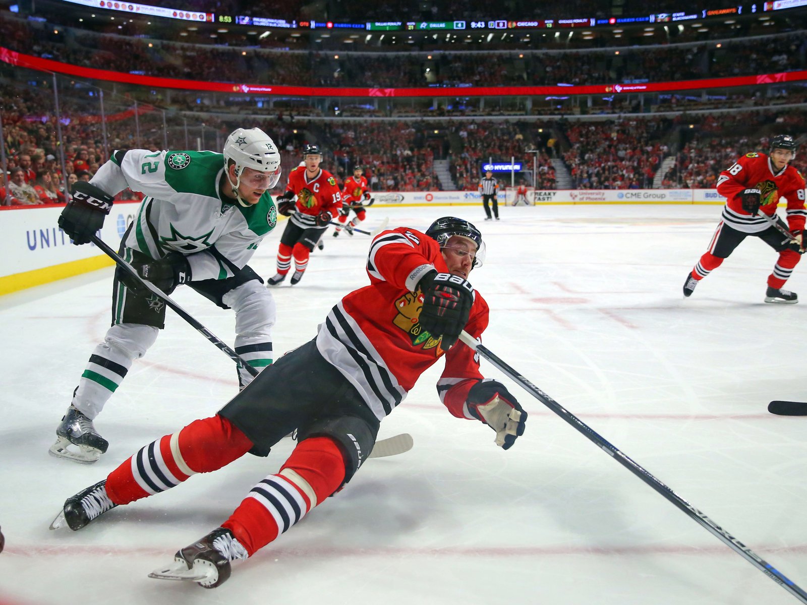 Actually: Stars 6, Blackhawks 2