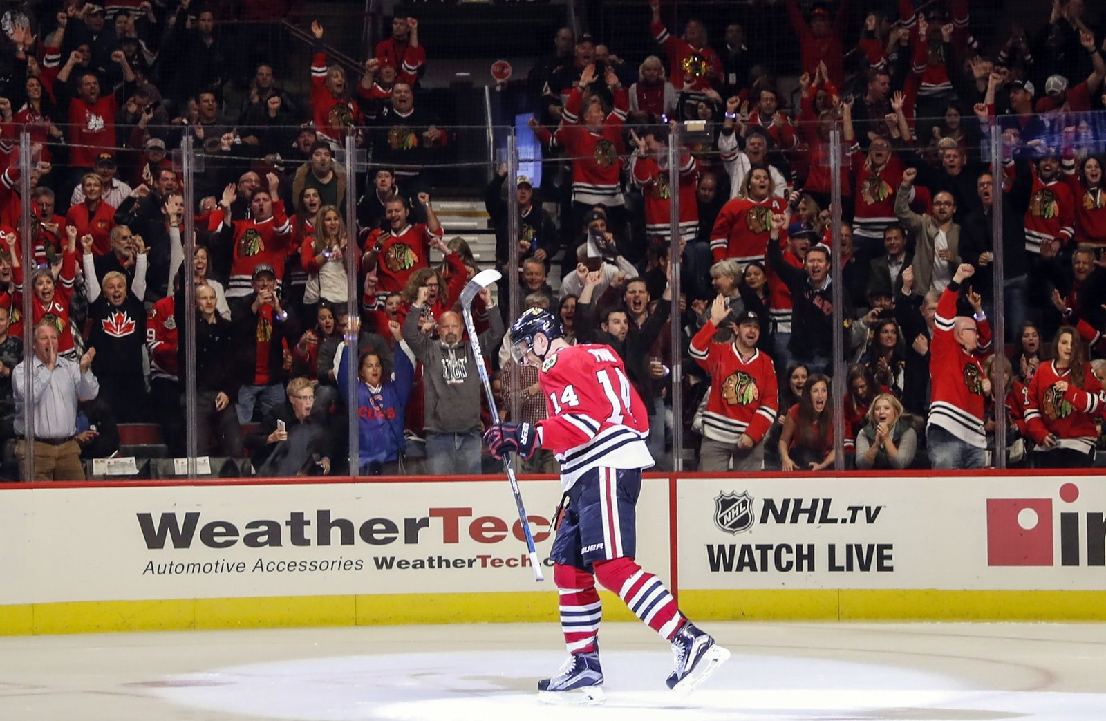 The Second Coming Of Mike Bossy – Hawks 5, Predators 3