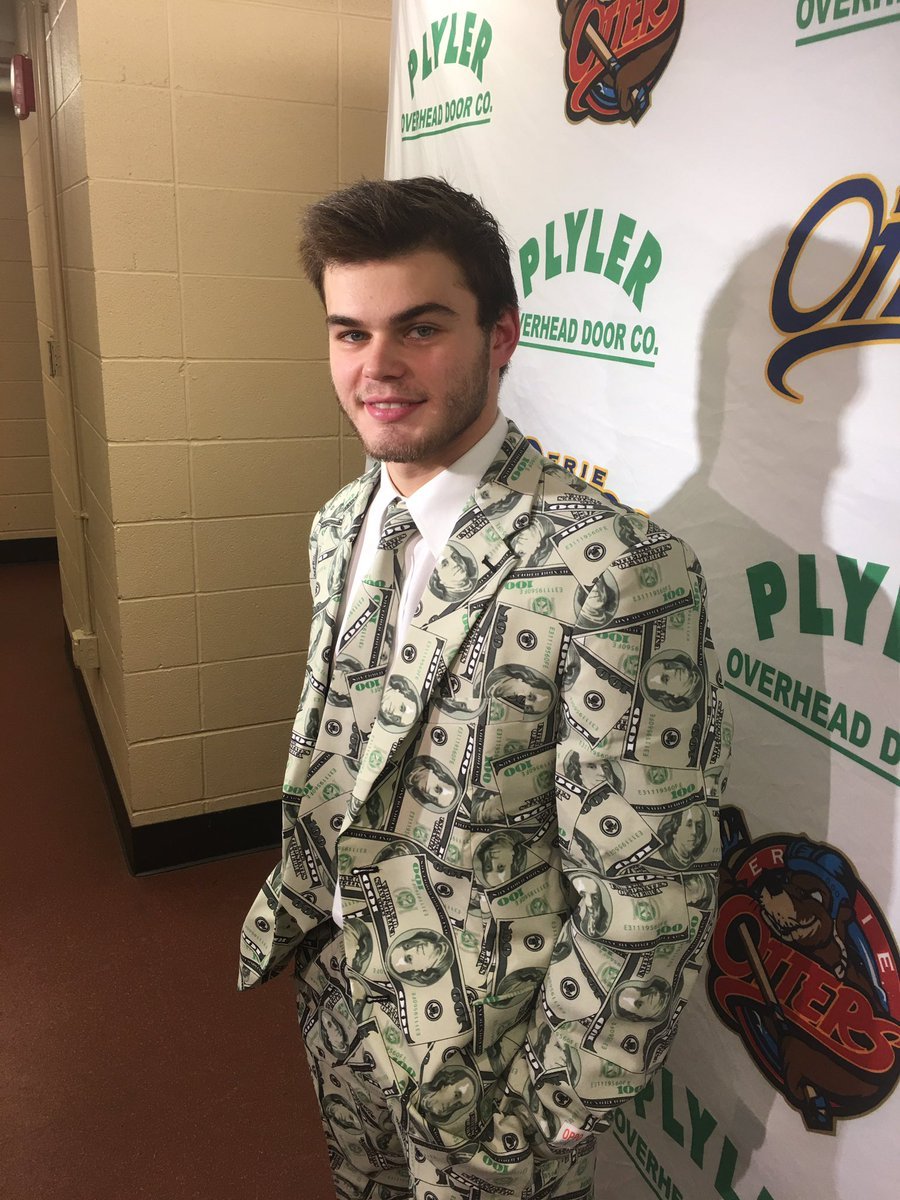 Sit Back, Relax, and Strap It Down – ’17-’18 Blackhawks Player Previews: Alex DeBrincat